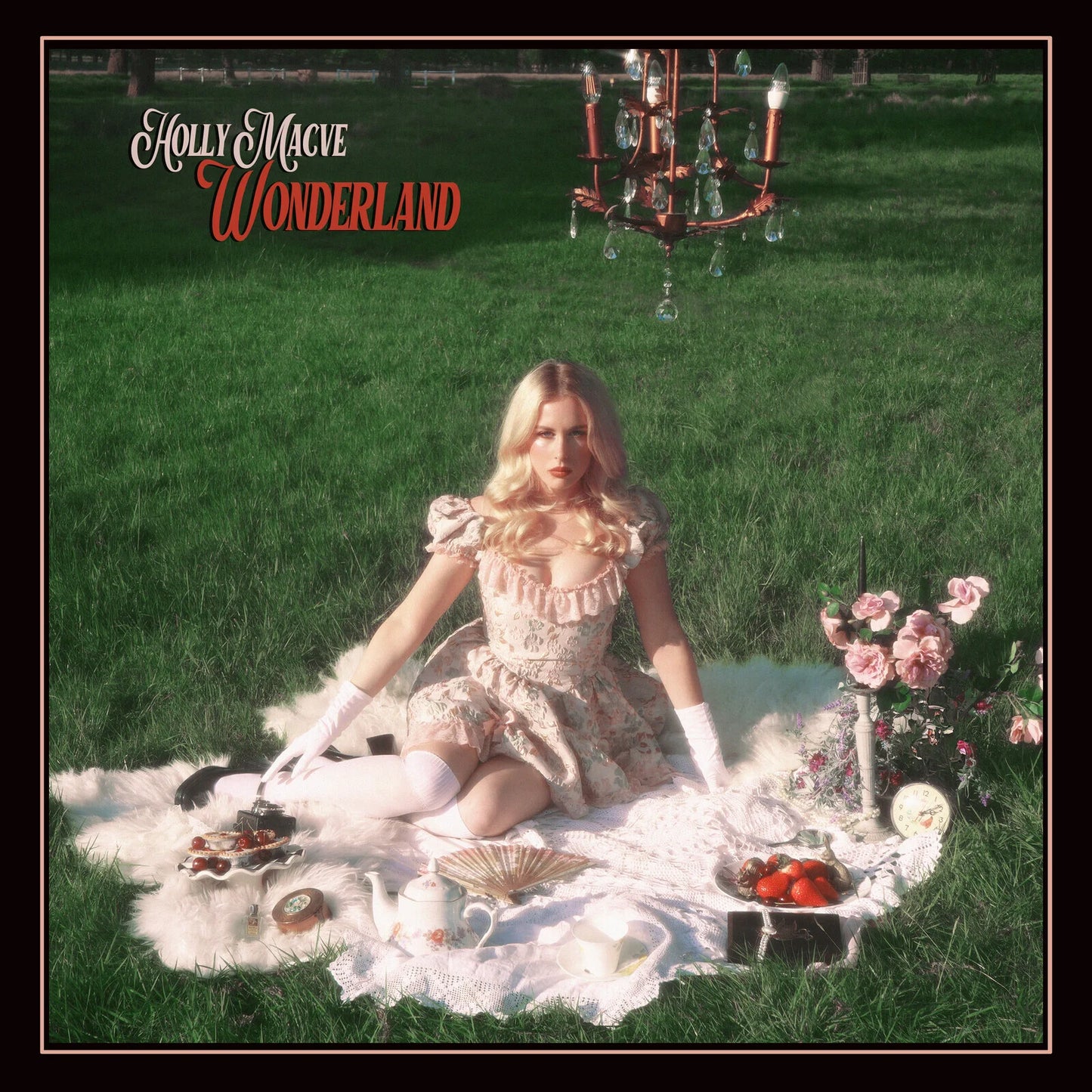 Holly Macve Wonderland Strawberry Red LP